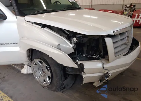 2005 Cadillac Escalade Standard from USA, damaged, VIN 1GYEK63N55R155957